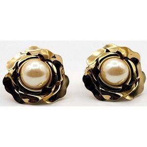 JOAN RIVERS BLOOMING FLOWER 3D PEARL CENTER CLIP‎ ON EARRINGS GOLD TONE SIGNED